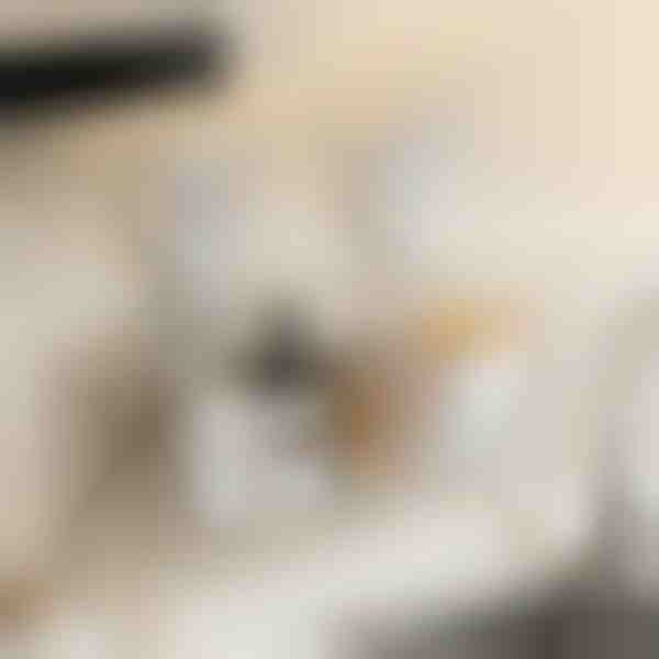 Vannas istabas plaukts ar piesūcekni | LUXSHELF